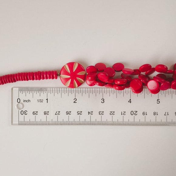 Vintage Wood Bright Red Candy Round Disc Beaded Statement Bold Bib Necklace - Picture 11 of 11